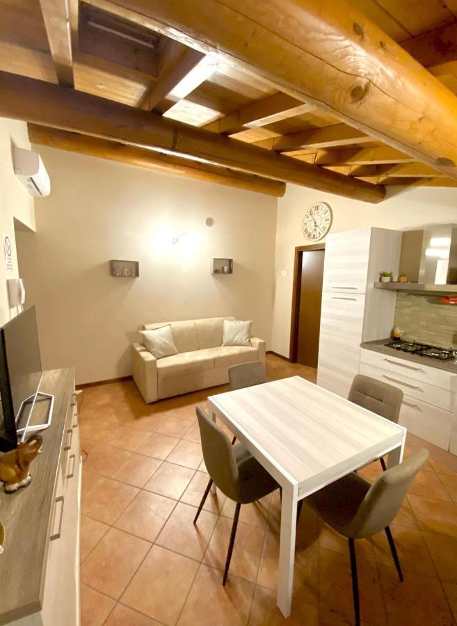 Casa Vacanze Raggio Di Sole Leilighet Valeggio sul Mincio Eksteriør bilde
